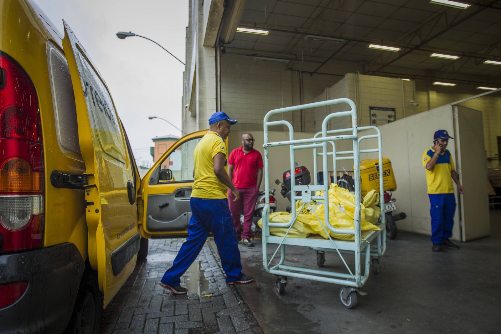 Justiça condena Correios a pagar pensão a funcionária - 23/02/2025 - Mônica Bergamo