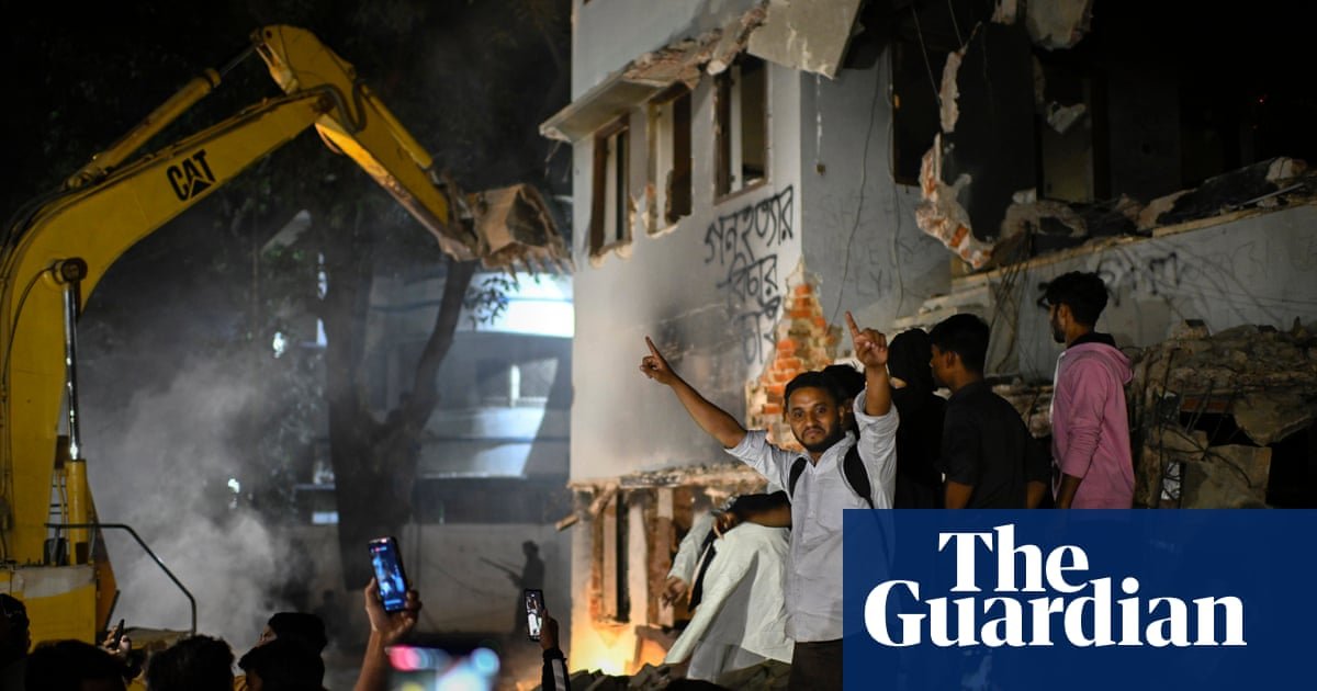 Os manifestantes de Bangladesh destruem a casa da família de ex-PM, simbolizando a independência | Bangladesh