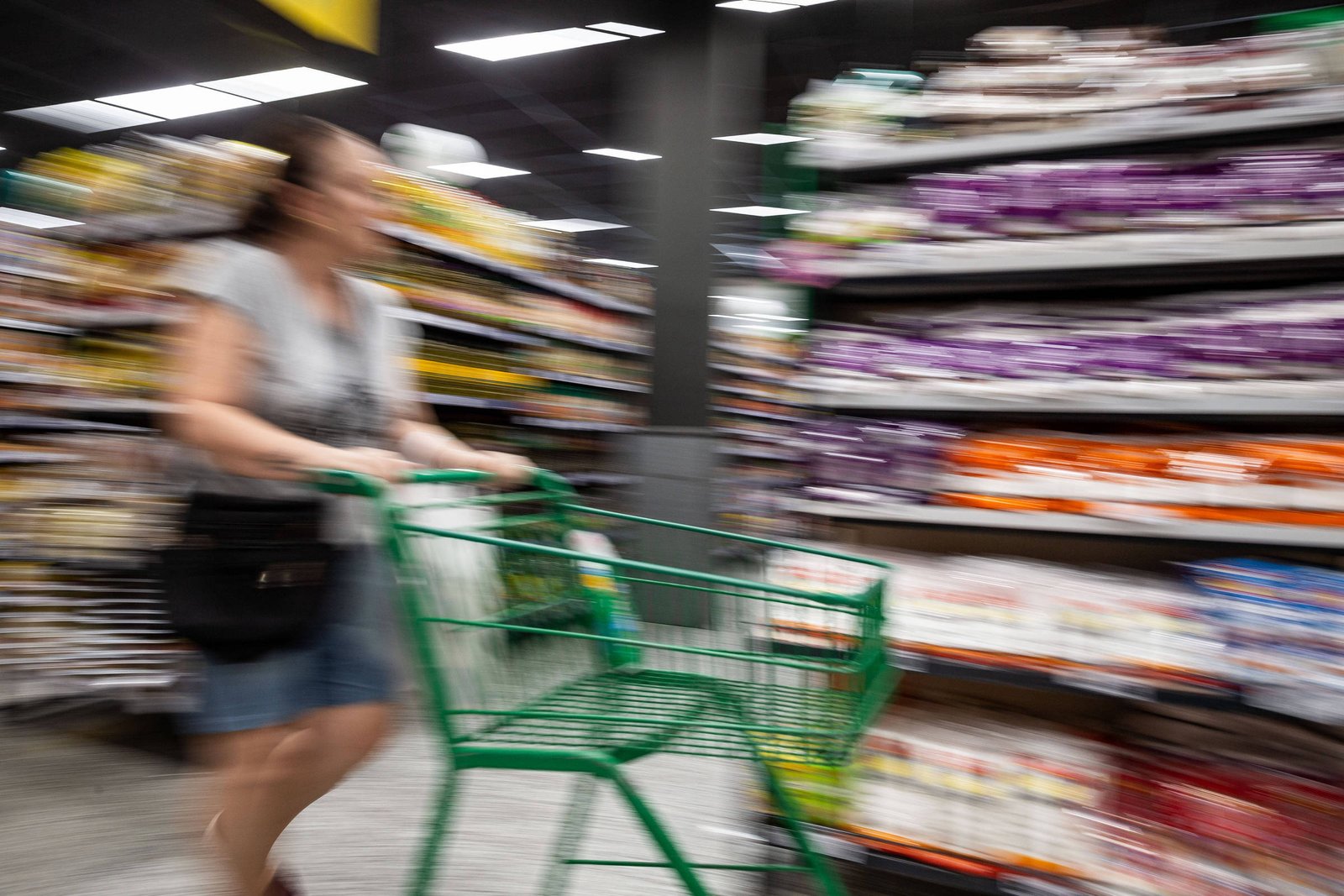 Venda de alimentos cresce 10% em 2024 para R$ 1,3 trilhão - 20/02/2025 - Mercado