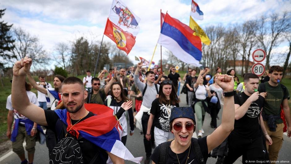 Em meio a protestos estudantis da Sérvia, as coisas estão chegando à tona? - DW - 14/03/2025
