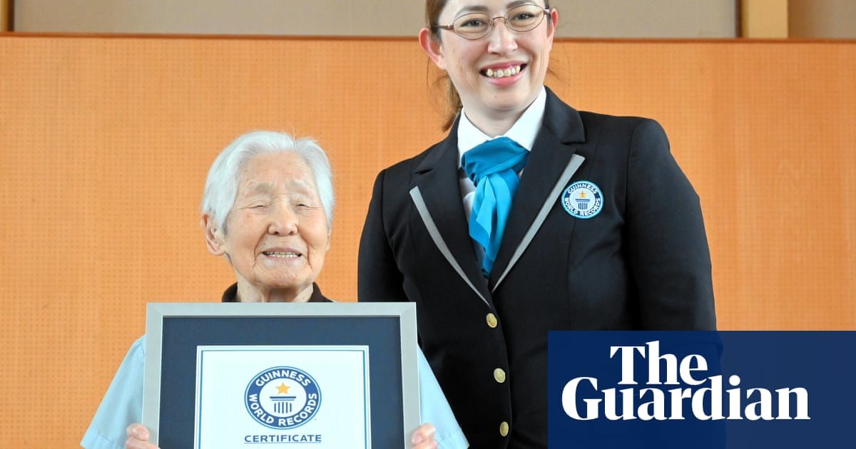 'Estou realmente feliz': 108 anos recorde para a barbeira mais velha do mundo | Japão