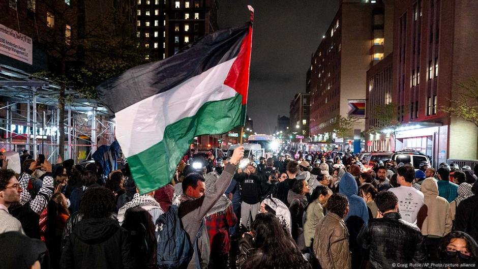 Líder de protesto no campus pró-palestino preso-DW-03/10/2025